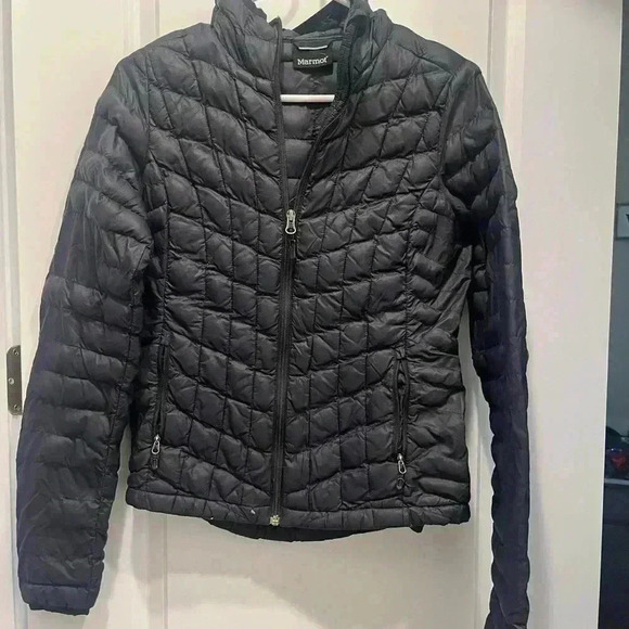 Marmot Jackets & Blazers - Marmot black women’s puffer jacket